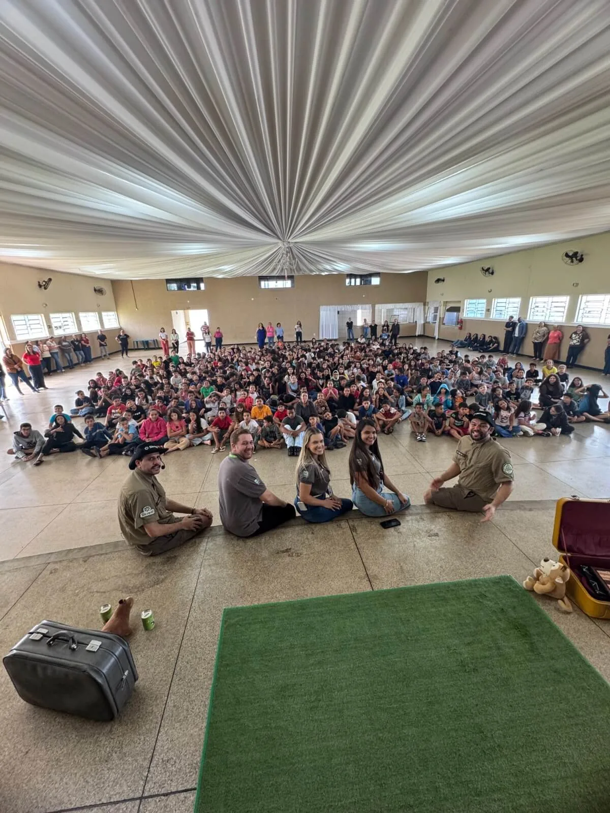 TEATRO, MÚSICA E DIVERSÃO ENCANTAM ALUNOS COM O PROJETO MONKAKITOS